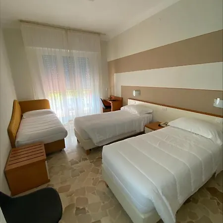 Primavera Отель